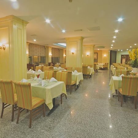 اسطنبول Grand Medya Hotel المطعم الصورة